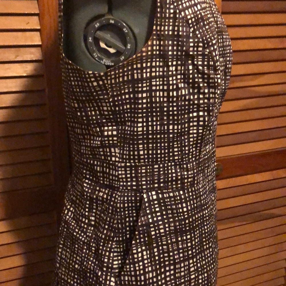 The Limited Pattern Dress - Picture 4 of 5